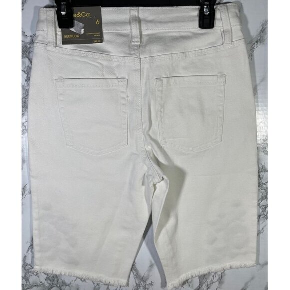 Style & Co. Womens Sz 6 black Embroidered Floral  on White Bermuda Shorts Cotton - Picture 2 of 8